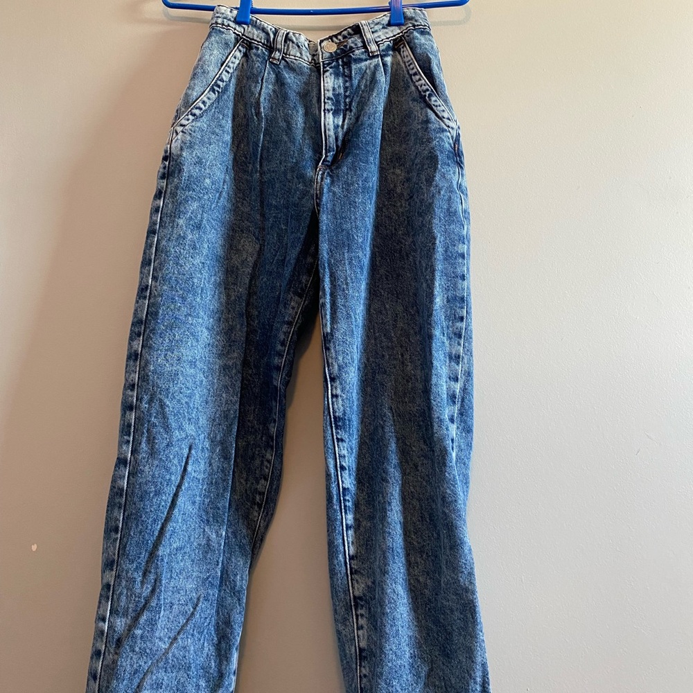 acid wash garage mom jeans